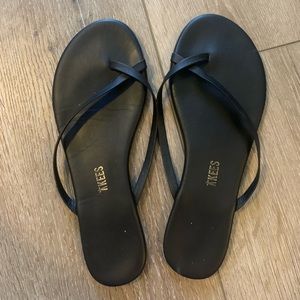 Tkees Black Riley Sandals